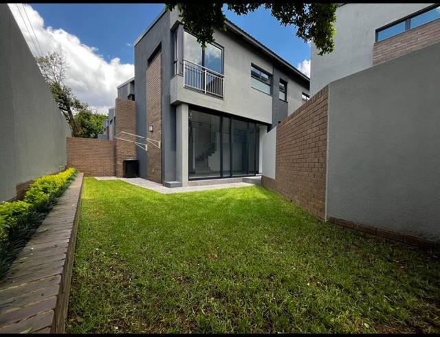 3 BEDROOM PROPERTY TO RENT IN MENLO PARK